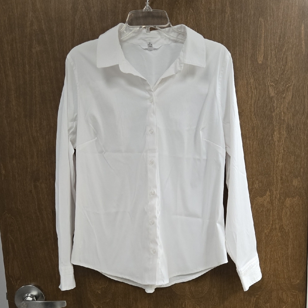 Time and Tru White Button Down Shirt
